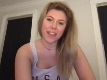 girl These Girls Are Your Sex Cam Fans When You Push Tokens with baileywest
