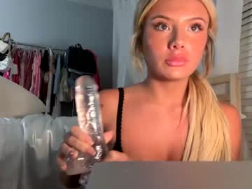 girl These Girls Are Your Sex Cam Fans When You Push Tokens with sarahbabyyyy19