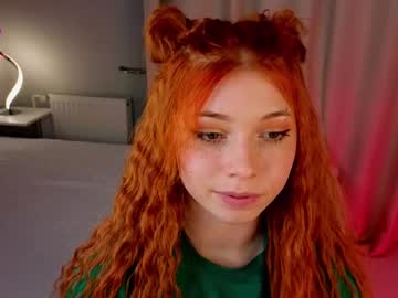girl These Girls Are Your Sex Cam Fans When You Push Tokens with falinegelling