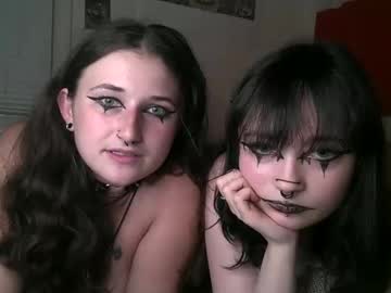 girl These Girls Are Your Sex Cam Fans When You Push Tokens with kiss4p