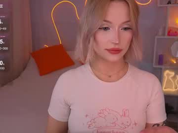 girl These Girls Are Your Sex Cam Fans When You Push Tokens with sweetvany