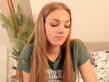 girl These Girls Are Your Sex Cam Fans When You Push Tokens with odelindabracher