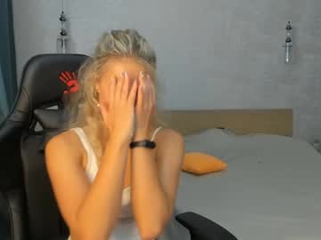 girl These Girls Are Your Sex Cam Fans When You Push Tokens with marysunbaby