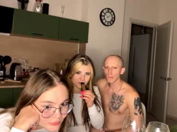 couple These Girls Are Your Sex Cam Fans When You Push Tokens with tom_sophie_