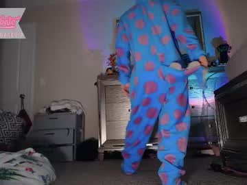 girl These Girls Are Your Sex Cam Fans When You Push Tokens with scarlettgracevip