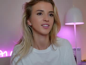 girl These Girls Are Your Sex Cam Fans When You Push Tokens with entia