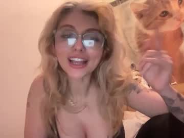 girl These Girls Are Your Sex Cam Fans When You Push Tokens with miavenomxxx