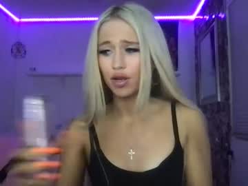 girl These Girls Are Your Sex Cam Fans When You Push Tokens with maddysummers