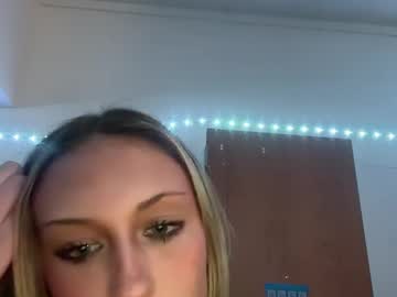 girl These Girls Are Your Sex Cam Fans When You Push Tokens with alygator24