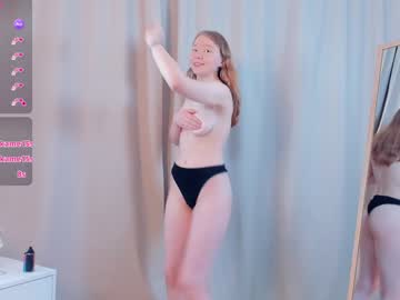girl These Girls Are Your Sex Cam Fans When You Push Tokens with elwynaarras