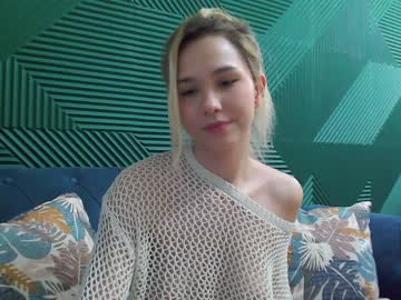 girl These Girls Are Your Sex Cam Fans When You Push Tokens with karinalin18