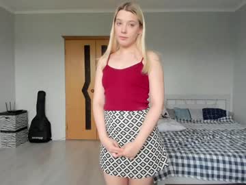 girl These Girls Are Your Sex Cam Fans When You Push Tokens with belle_ellie