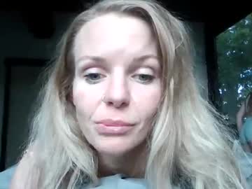 girl These Girls Are Your Sex Cam Fans When You Push Tokens with carinablair777