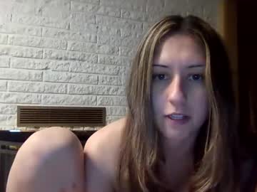 girl These Girls Are Your Sex Cam Fans When You Push Tokens with beeps107