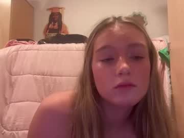 girl These Girls Are Your Sex Cam Fans When You Push Tokens with lexarose05